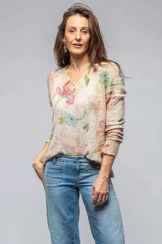 Wildflower V-Neck Sweater In Burro