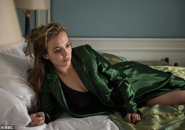 Killing Eve S02 Villanelle Green Satin Coat